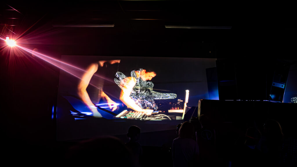 tekno party in gent with a lot of lazers, live visuals and a big sound system