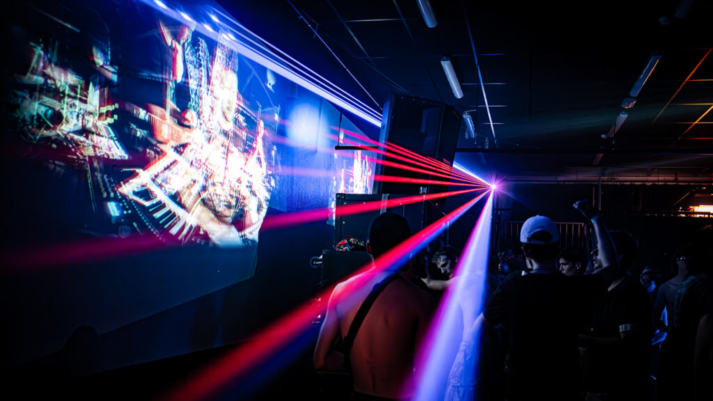 tekno party in gent with a lot of lazers, live visuals and a big sound system